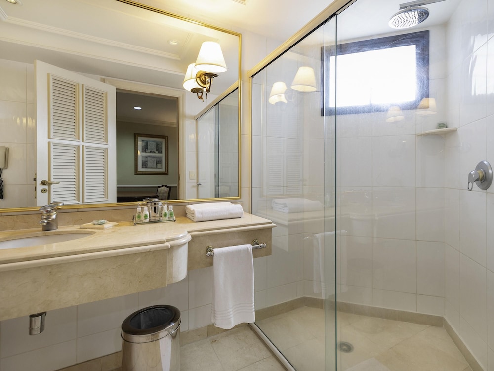 Habitación superior con 2 camas individuales del hotel Grand Mercure Sao Paulo Ibirapuera. Foto 4