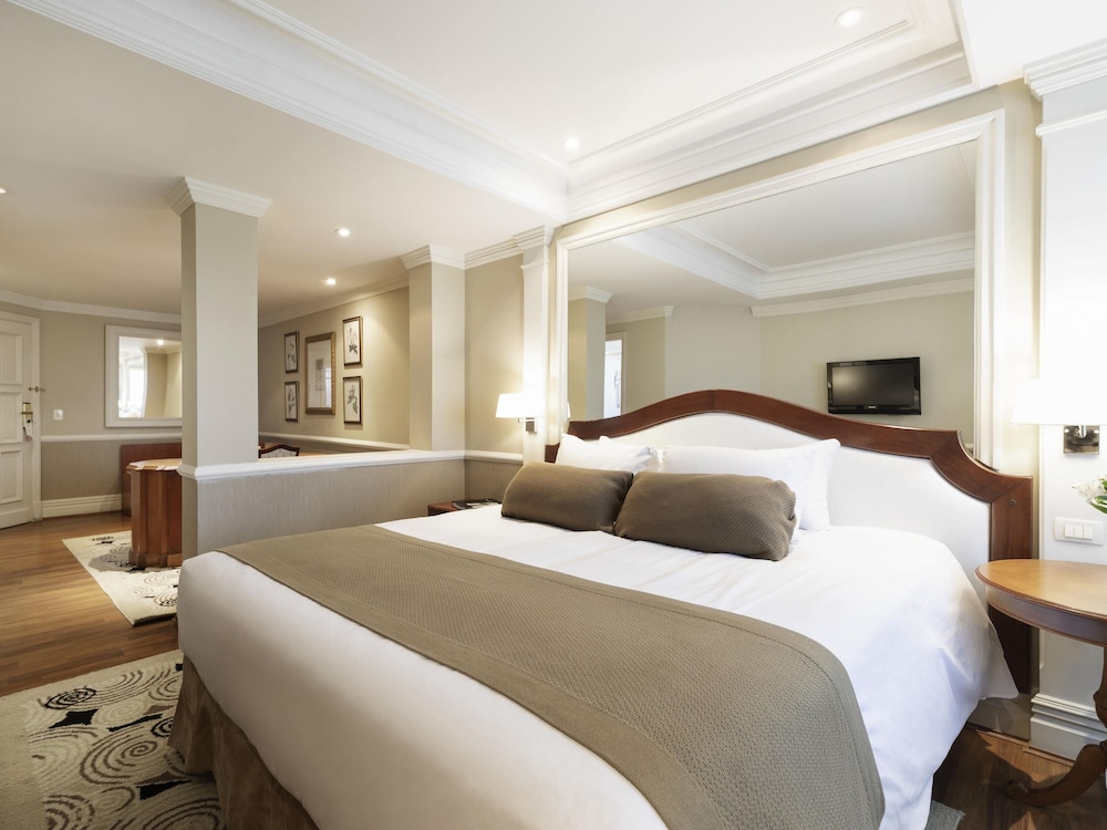 Habitación Executive con una cama king size del hotel Grand Mercure Sao Paulo Ibirapuera