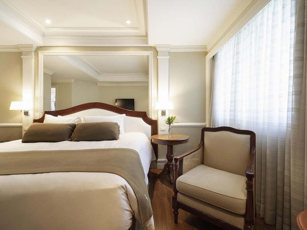 Habitación Executive con una cama king size del hotel Grand Mercure Sao Paulo Ibirapuera. Foto 3