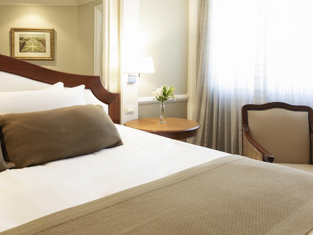 Habitación Executive con una cama king size del hotel Grand Mercure Sao Paulo Ibirapuera. Foto 5