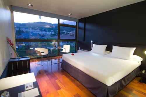 Habitación doble del hotel Ikonik Angli. Foto 5