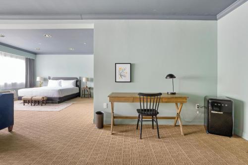 Suite Estudio - 1 cama extragrande del hotel The Harborfront Inn. Foto 2