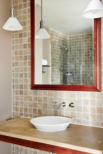 Suite Estudio - 1 cama extragrande del hotel The Harborfront Inn. Foto 7