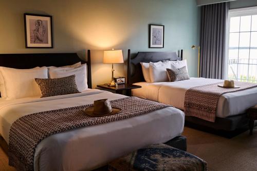 Harbor View Balcony Two Queen del hotel The Harborfront Inn. Foto 6