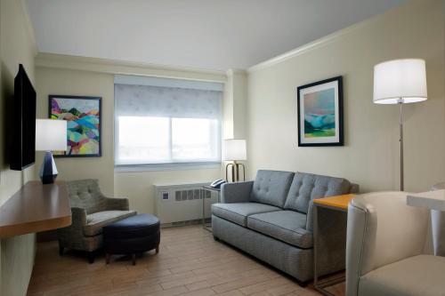 Suite de 1 dormitorio - 2 camas grandes del hotel Holiday Inn Binghamton-downtown Hawley Street. Foto 3