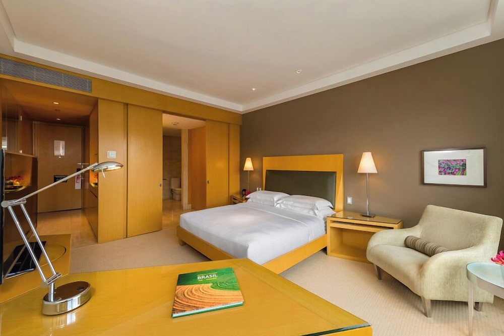 1 cama king con vista al puente del hotel Grand Hyatt Sao Paulo. Foto 3