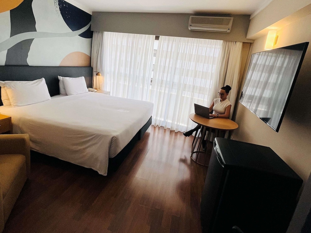 Suite ejecutiva, 1 cama de matrimonio grande del hotel Mercure São Paulo Grand Plaza Paulista. Foto 6