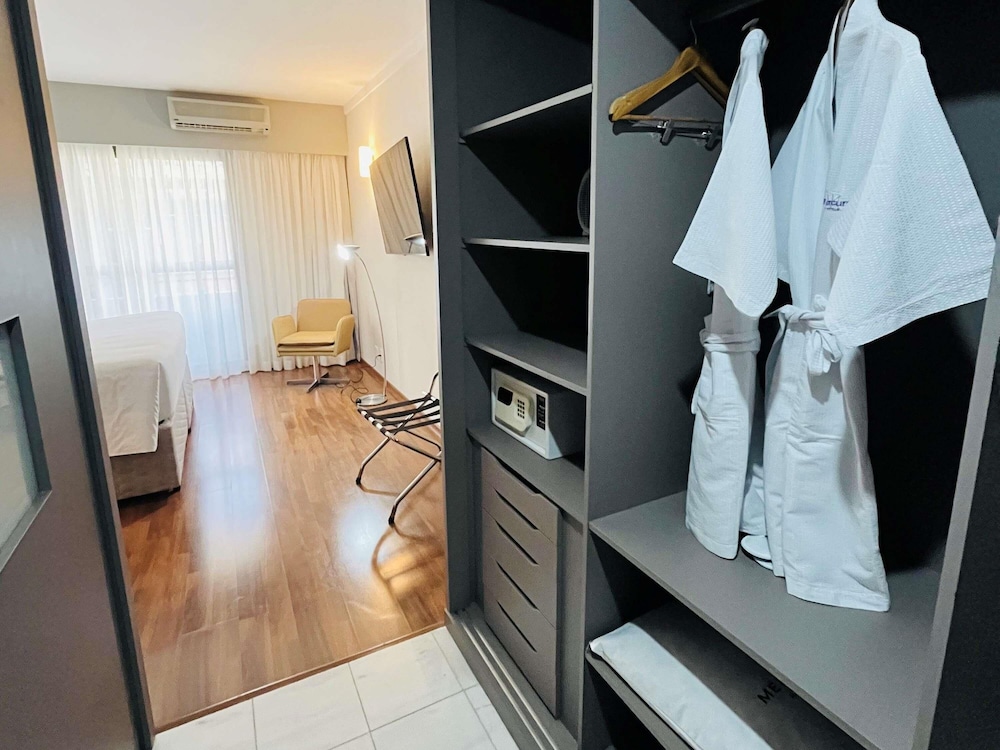Suite de Lujo, 1 cama King size con sofá cama del hotel Mercure São Paulo Grand Plaza Paulista. Foto 6