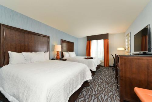Habitación Doble con 2 camas dobles del hotel Hampton Inn Corning/Painted Post. Foto 2