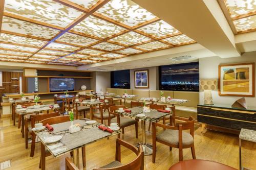 Alojamiento Camino Real Club con 2 camas y desayuno incluido solo para adultos del hotel Camino Real Aeropuerto Mexico. Foto 1