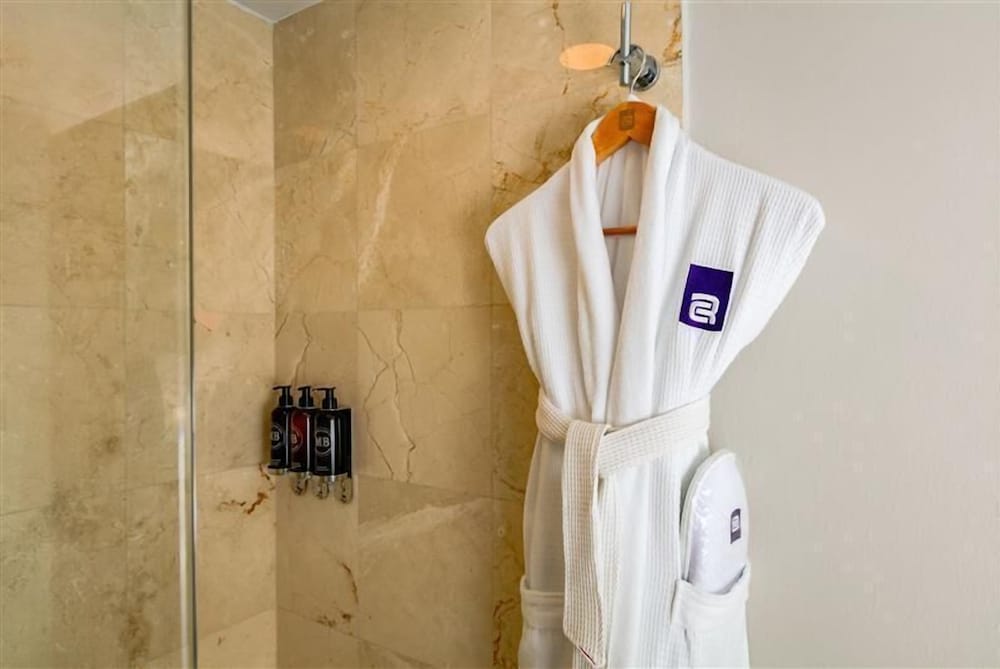 King Junior Suite del hotel Camino Real Aeropuerto Mexico. Foto 4