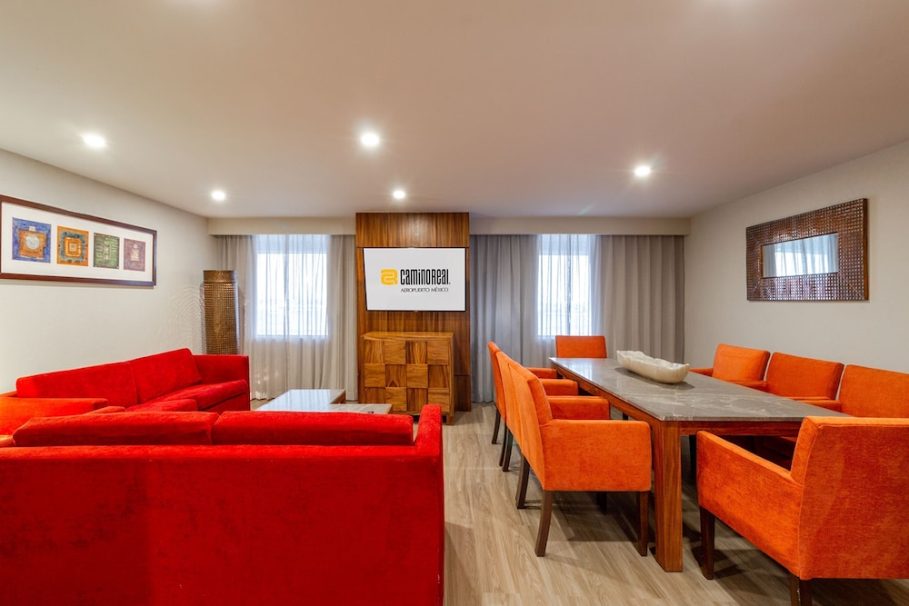 King Master Suite del hotel Camino Real Aeropuerto Mexico. Foto 7
