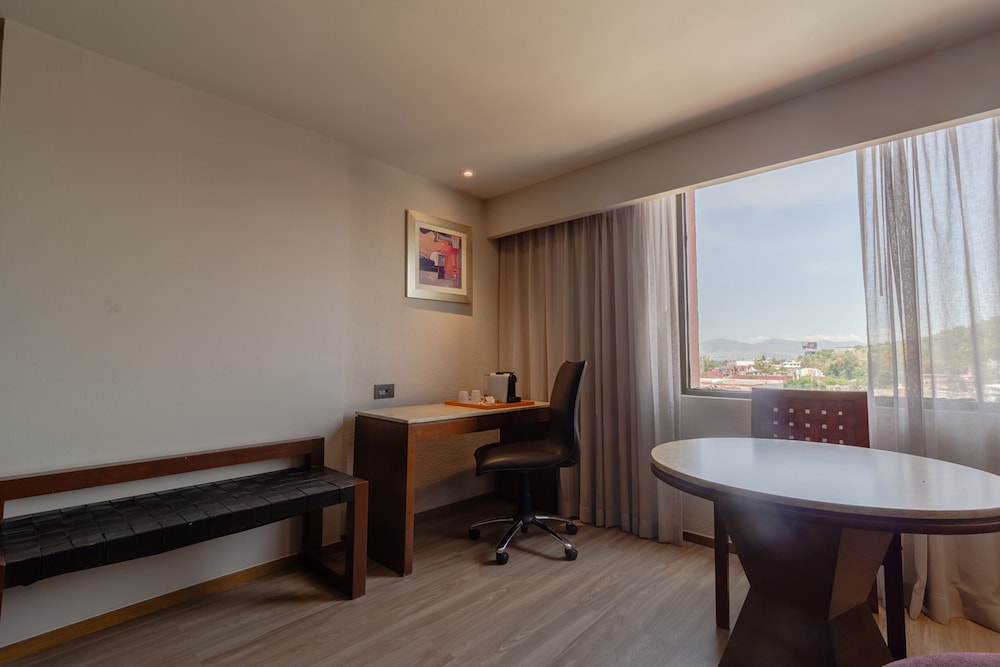 King Master Suite del hotel Camino Real Aeropuerto Mexico. Foto 8