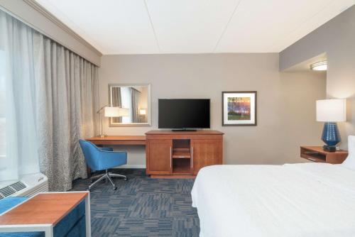 Habitación - 1 cama extragrande - No fumadores del hotel Hampton Inn & Suites Newburgh Stewart Airport