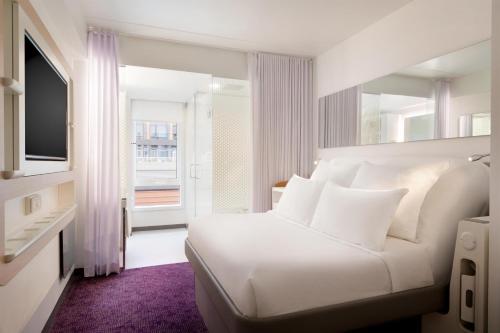 Premium Queen Plus Room del hotel Yotel Boston