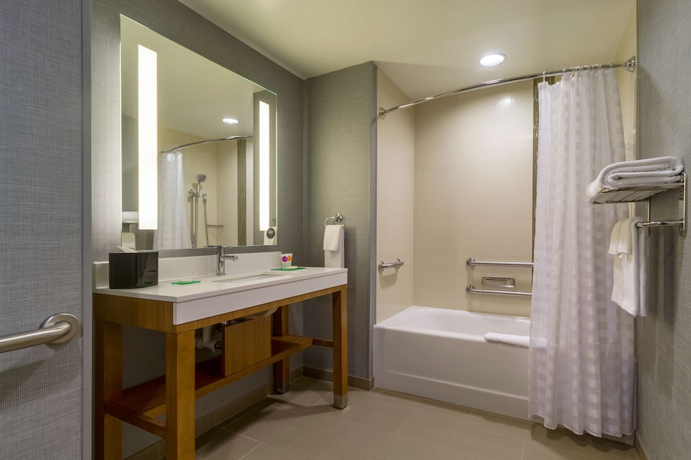 Estándar Dos Camas Queen (más sofá - cama) del hotel Hyatt Place Blacksburg / University. Foto 2