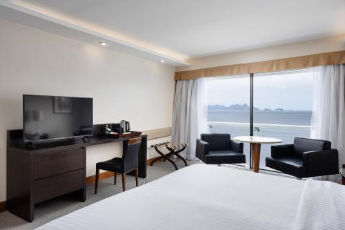 Habitación clásica con vistas frontales al mar del hotel Rio Othon Palace. Foto 2