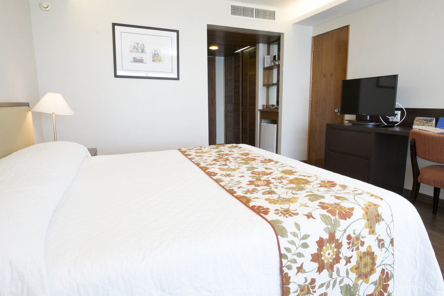 Habitación clásica con vistas laterales al mar del hotel Rio Othon Palace. Foto 3