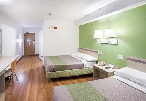 Habitación Cuádruple - Acceso para personas con movilidad reducida - No fumadores del hotel 6 Binghamton. Foto 2