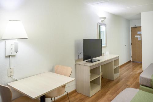 Habitación Deluxe con 2 camas grandes - No fumadores del hotel 6 Binghamton. Foto 1