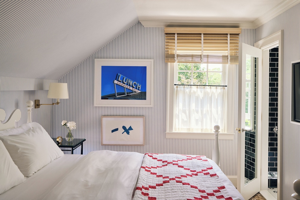 Suite, 1 cama de matrimonio grande del hotel The Hedges Inn