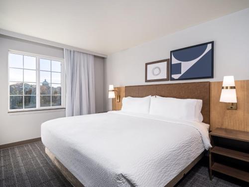 Suite de 2 dormitorios con vistas al río del hotel Staybridge Suites Rochester University