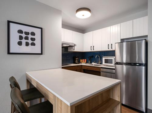 Suite - 1 cama grande - No fumadores del hotel Staybridge Suites Rochester University