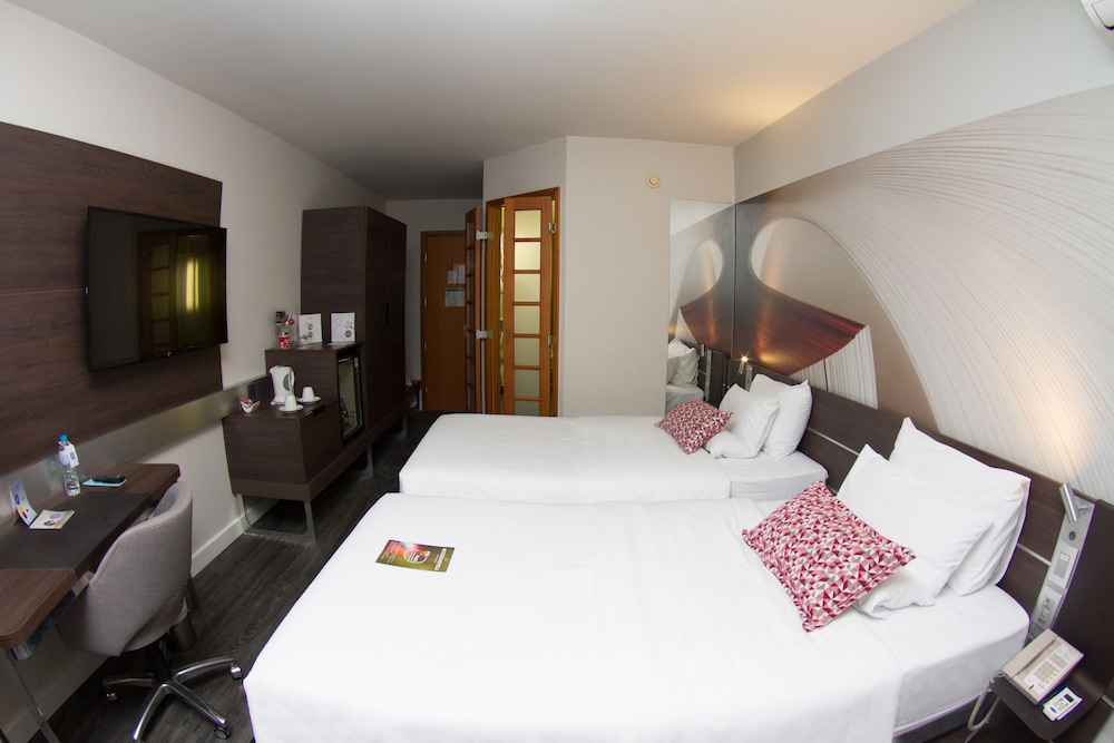Apartamento Superior con 2 camas individuales del hotel Novotel Sao Jose Dos Campos. Foto 2
