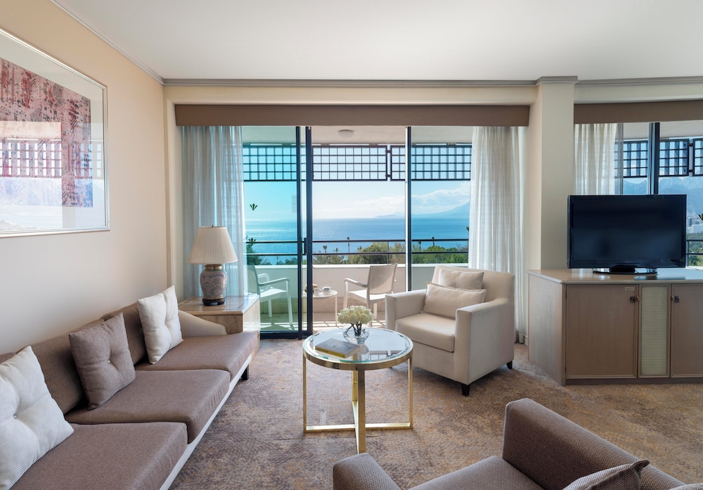 Suite Junior, Vistas al Mar, Cama King del hotel Rixos Downtown Antalya All Inclusive - The Land Of Legends Access. Foto 4