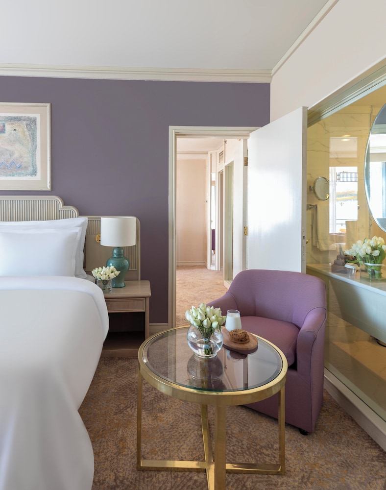 Suite Familiar con Terraza, Vistas al Mar, Cama King y Dos Camas Individuales del hotel Rixos Downtown Antalya All Inclusive - The Land Of Legends Access