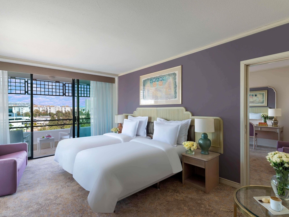Suite Familiar con Terraza, Vistas al Mar, Cama King y Dos Camas Individuales del hotel Rixos Downtown Antalya All Inclusive - The Land Of Legends Access. Foto 5