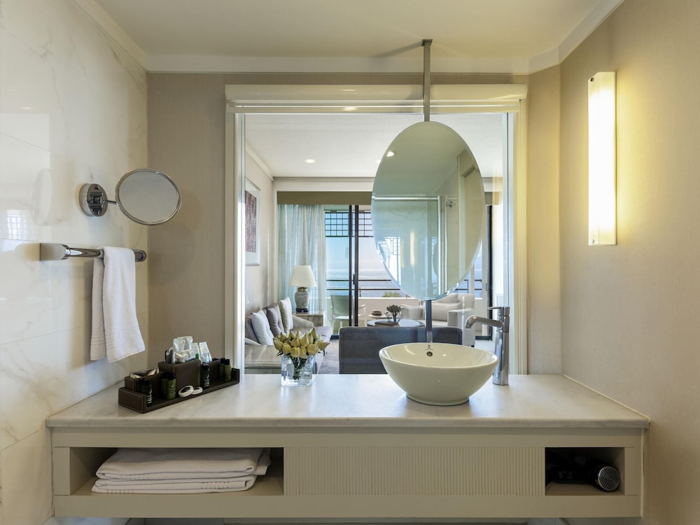 Habitación Confort con Vistas al Mar, Dos Camas Individuales, Dos Sofás del hotel Rixos Downtown Antalya All Inclusive - The Land Of Legends Access. Foto 6