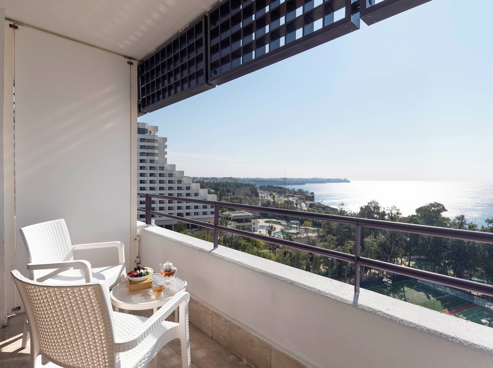 Habitación Conexión con Vistas al Mar, Cama King y Dos Camas Individuales del hotel Rixos Downtown Antalya All Inclusive - The Land Of Legends Access. Foto 6