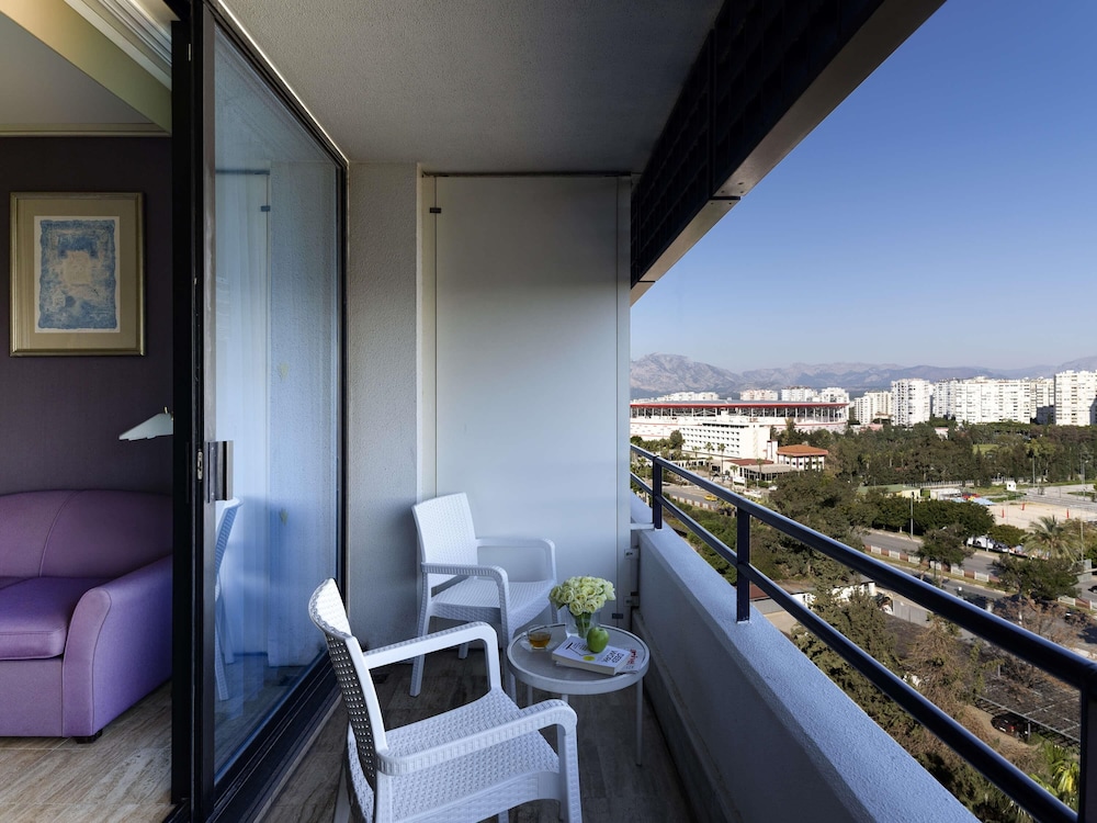 Habitación Estándar con Vistas a la Ciudad, Cama King del hotel Rixos Downtown Antalya All Inclusive - The Land Of Legends Access. Foto 5