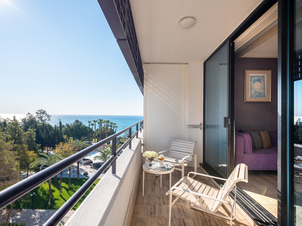 Habitación Estándar con Vistas Laterales al Mar, Cama King del hotel Rixos Downtown Antalya All Inclusive - The Land Of Legends Access. Foto 5