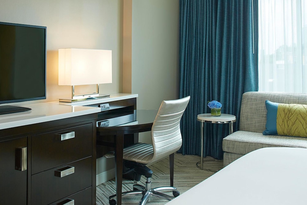 Cama King del hotel Hyatt Regency Atlanta Perimeter At Villa Christina. Foto 3