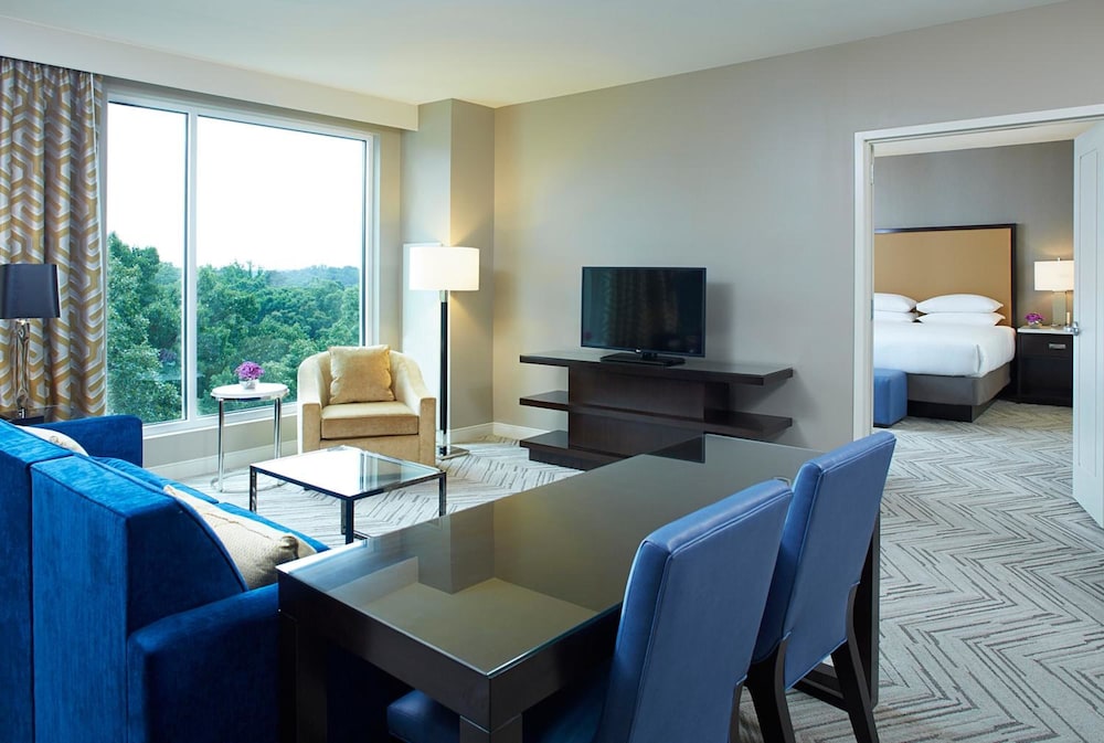 Suite Ejecutiva del hotel Hyatt Regency Atlanta Perimeter At Villa Christina. Foto 1