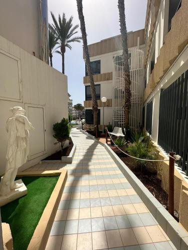 Estudio con vistas a la piscina del hotel Koka. Foto 2