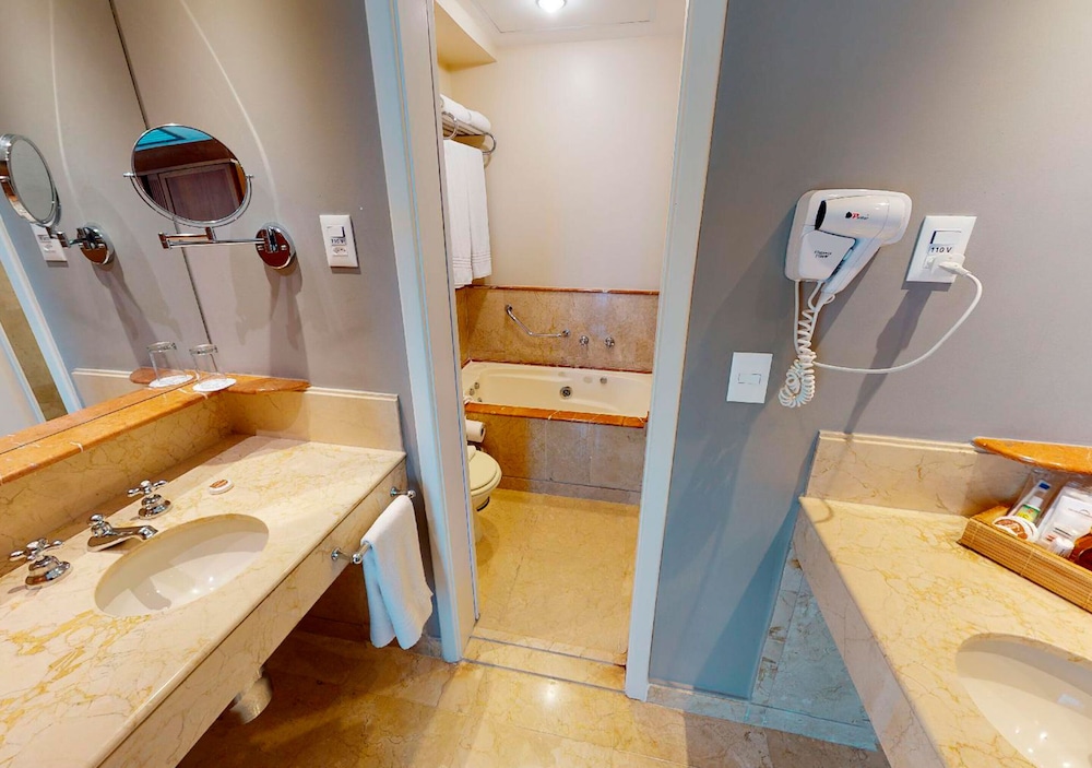 Suite (Master) del hotel Gran Estanplaza Berrini. Foto 4