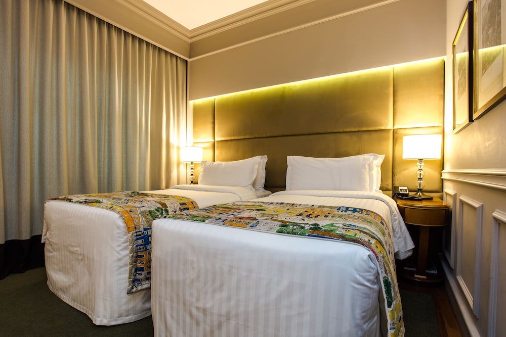 Habitación estándar con 2 camas individuales del hotel Gran Estanplaza Berrini. Foto 1