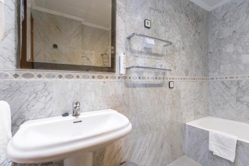 Habitación Doble con balcón - 1 o 2 camas del hotel Soho Boutique Los Naranjos. Foto 4