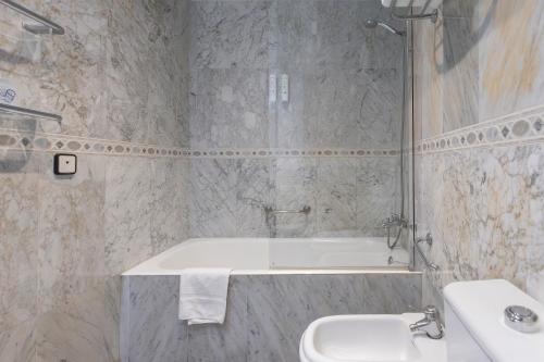 Habitación Doble con balcón - 1 o 2 camas del hotel Soho Boutique Los Naranjos. Foto 13