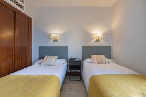 Habitación Triple con balcón del hotel Soho Boutique Los Naranjos. Foto 3