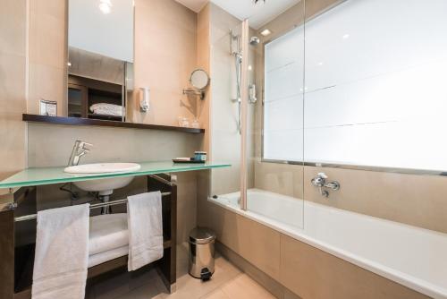 Habitación Doble del hotel Mercader. Foto 6