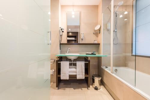 Habitación Doble del hotel Mercader. Foto 8