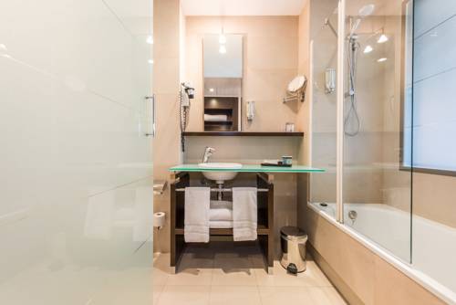 Habitación doble Contigua del hotel Mercader. Foto 5