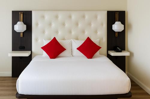 Queen Room with Sofa and Stovetop del hotel Tiki Resort - Lake George