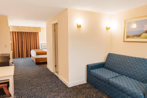Queen Room with Sofa and Stovetop del hotel Tiki Resort - Lake George. Foto 1