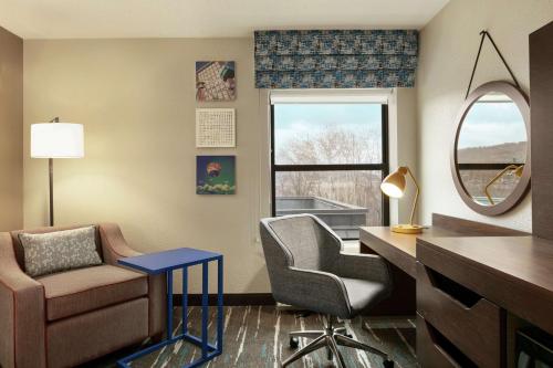 Habitación - No fumadores - Cama grande del hotel Hampton Inn Binghamton/johnson City