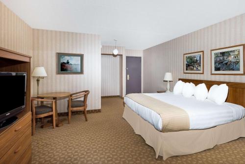 Suite Estudio - 1 cama extragrande - No fumadores del hotel Ramada By Wyndham Watertown/thousand Islands Ny. Foto 2